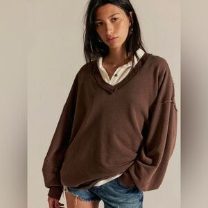 Free People We The Free Venice V-Neck Sweatshirt; Brown Bear; Size Small